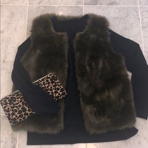 TopShop Olive Faux Fur Vest sz 6 ❤️❤️❤️